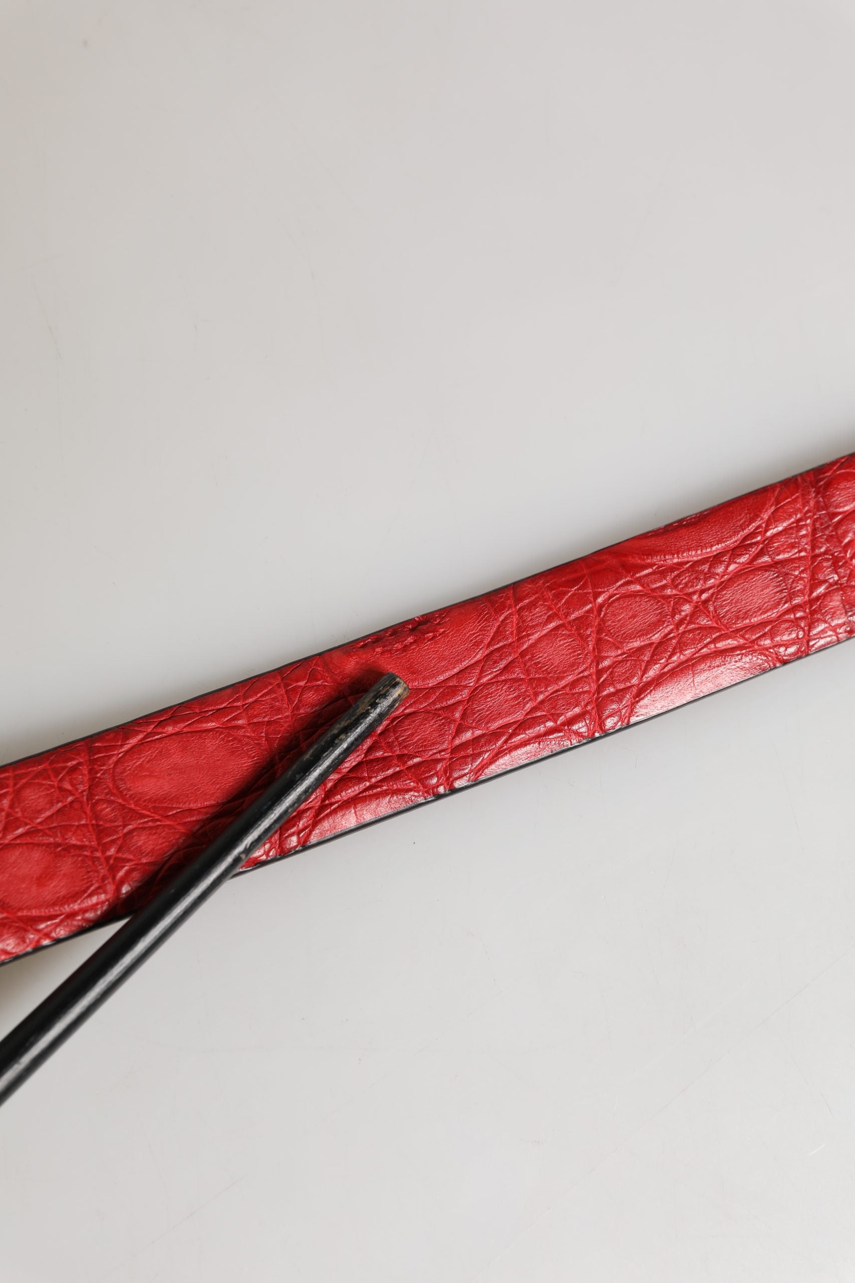 Cinturón Dolce & Gabbana para hombre de cuero exótico rojo con hebilla metálica
