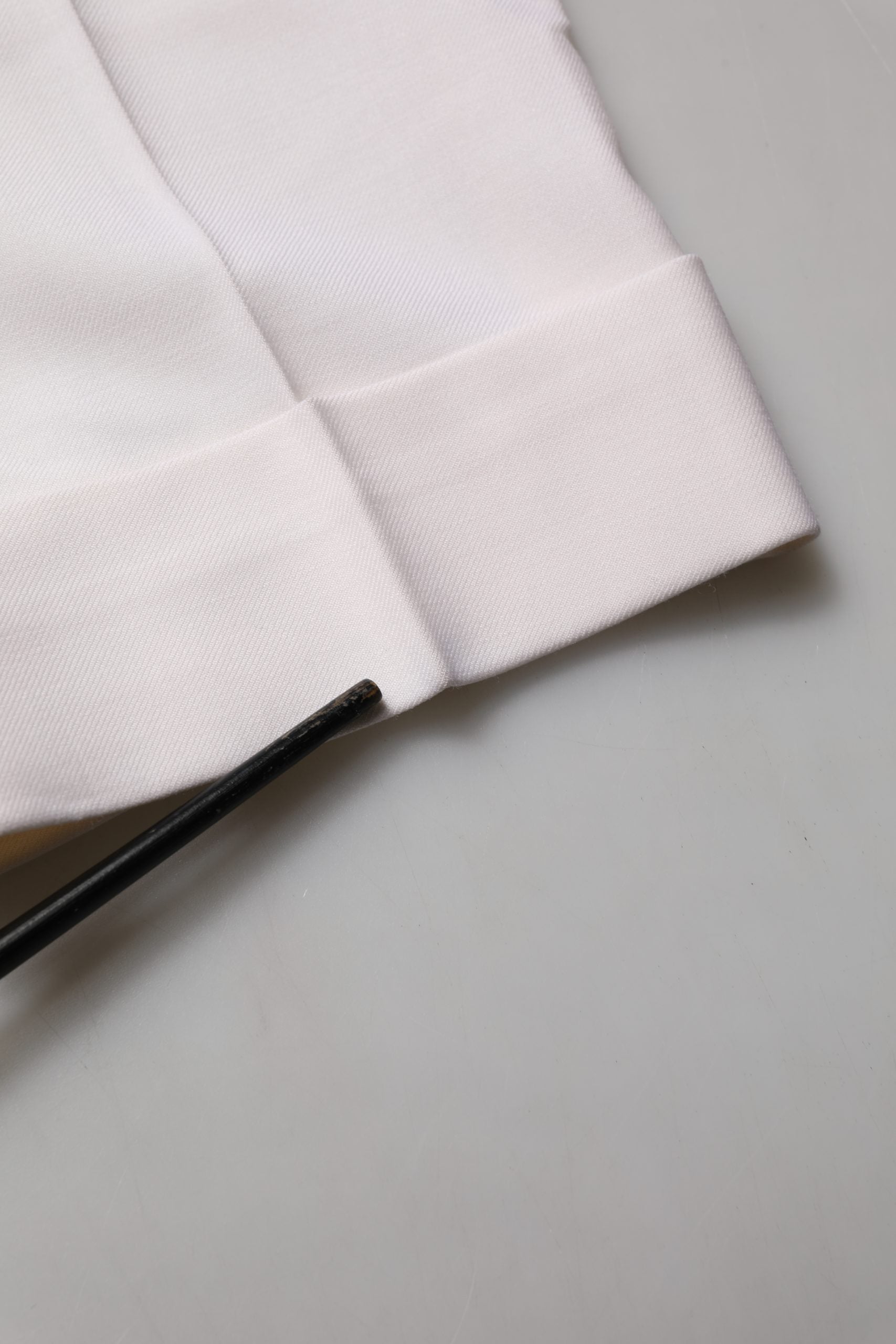 Pantalones capri chinos ceñidos de tiro alto blancos Peserico
