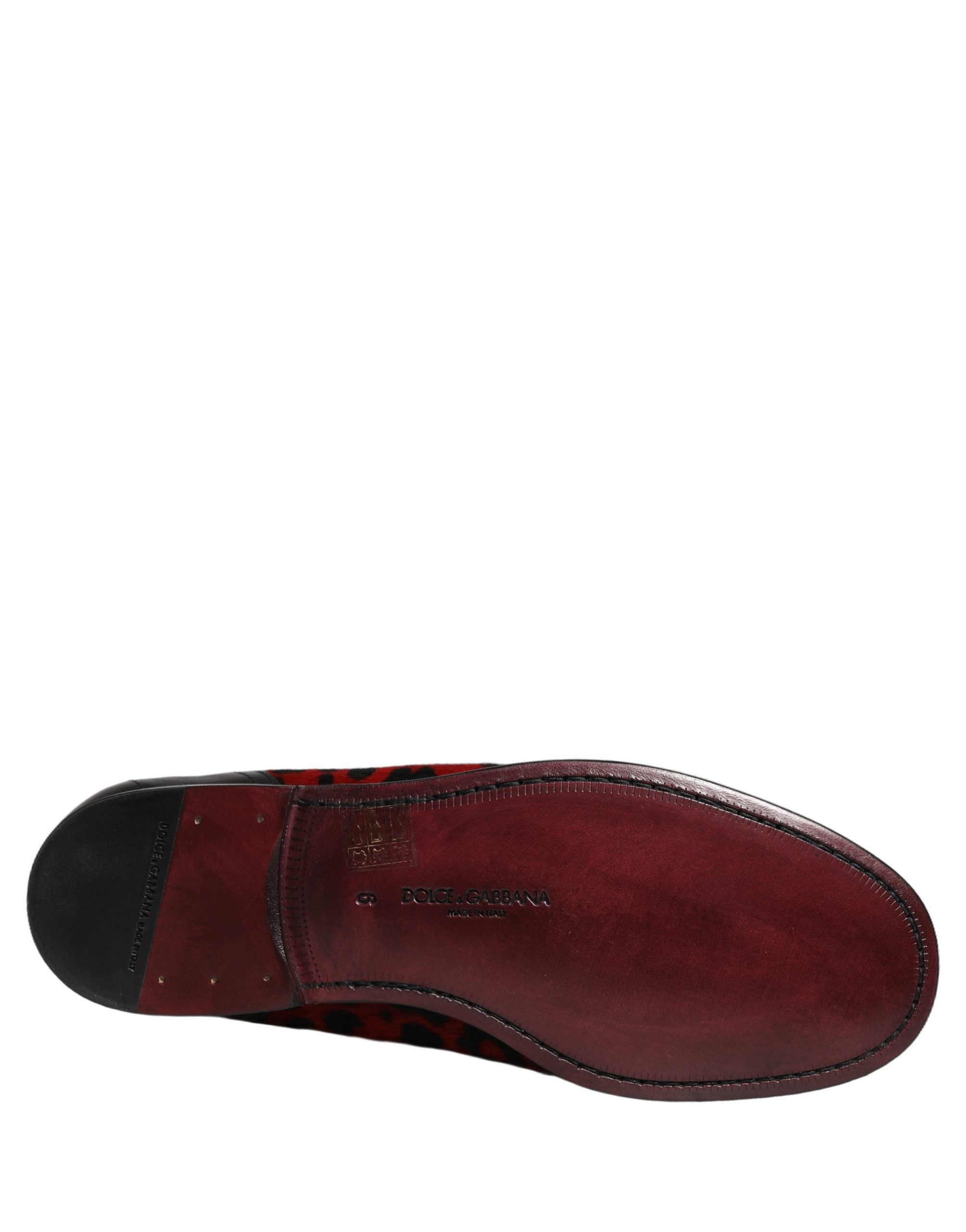 Zapatos mocasines Dolce & Gabbana de pelo de potro con estampado de leopardo rojo