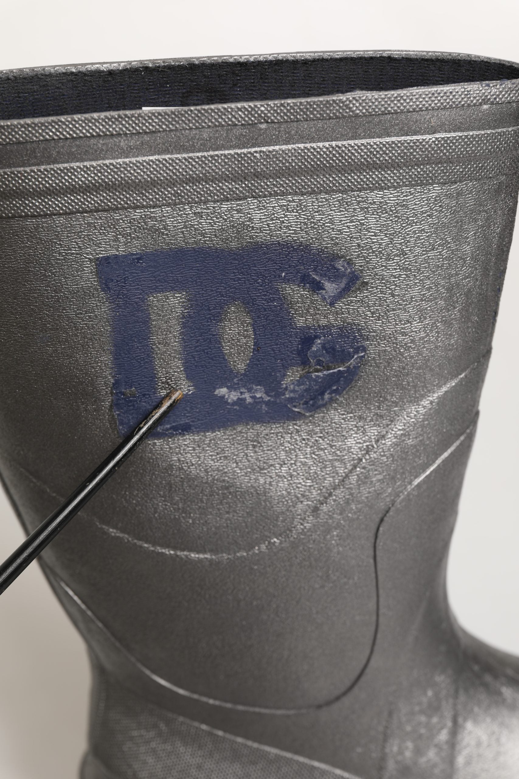 Botas de agua Dolce & Gabbana metalizadas plateadas sin cordones para hombre