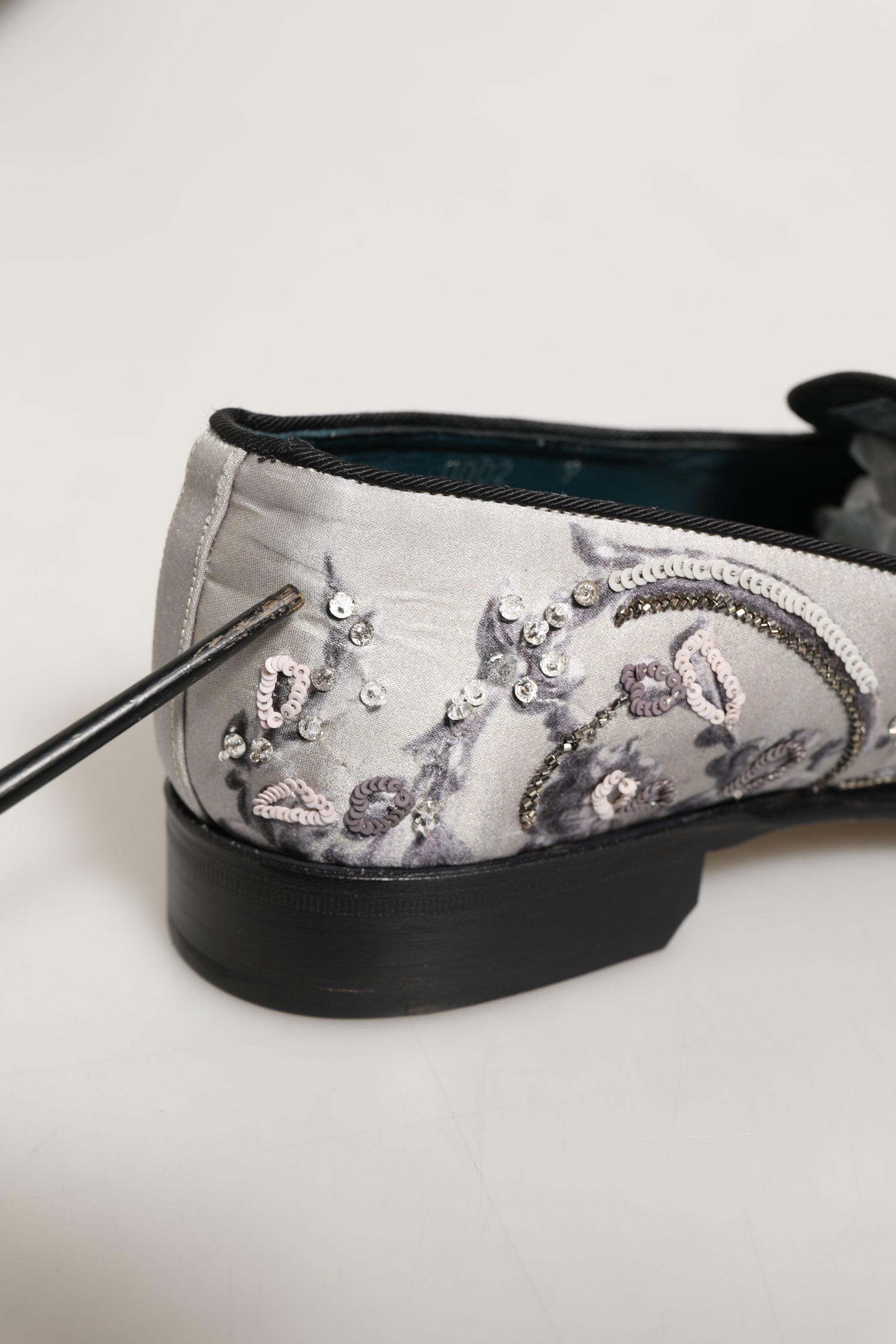 Zapatos mocasines formales Dolce & Gabbana blancos con lentejuelas