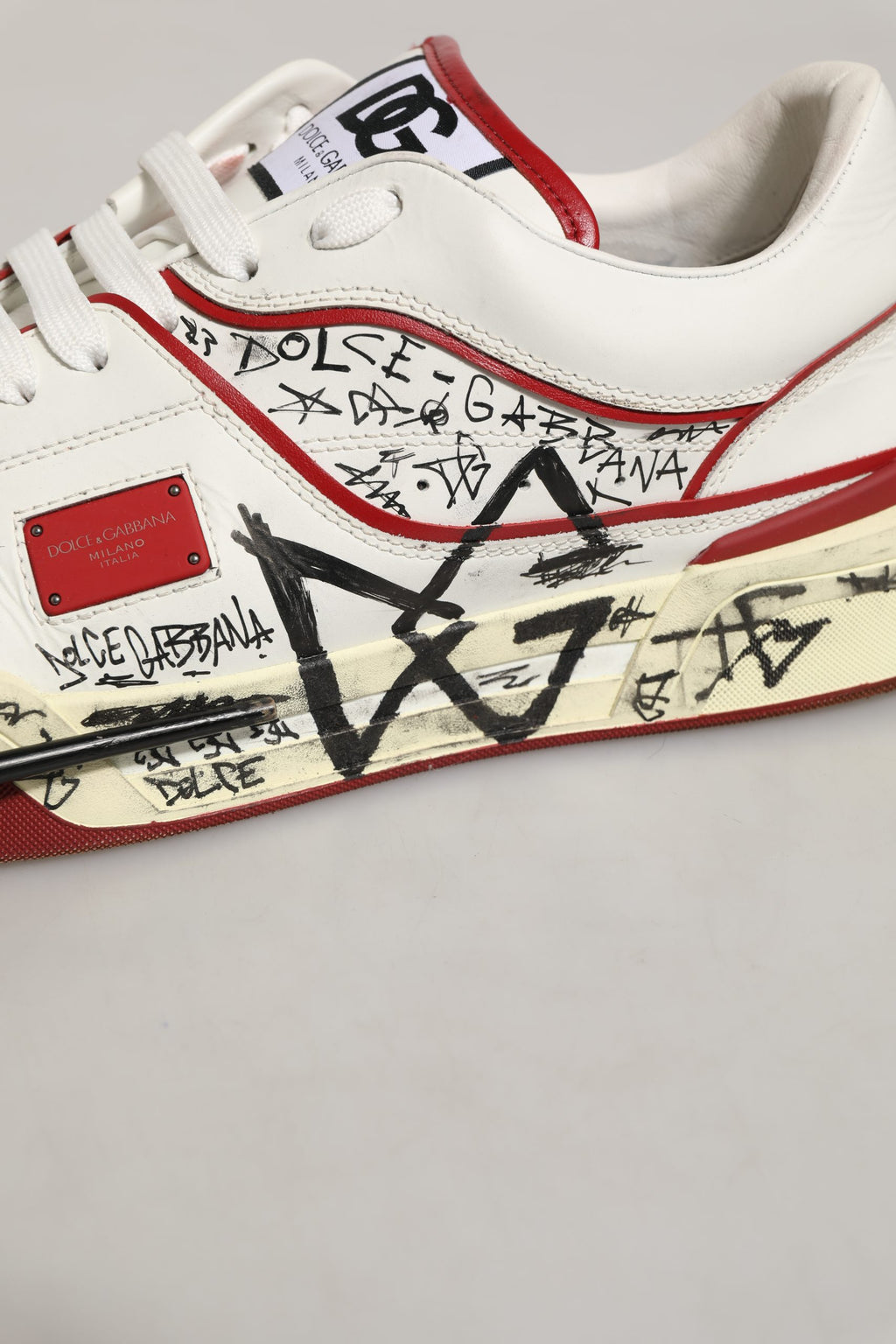 Zapatillas Dolce & Gabbana blancas y rojas New Roma Graffiti