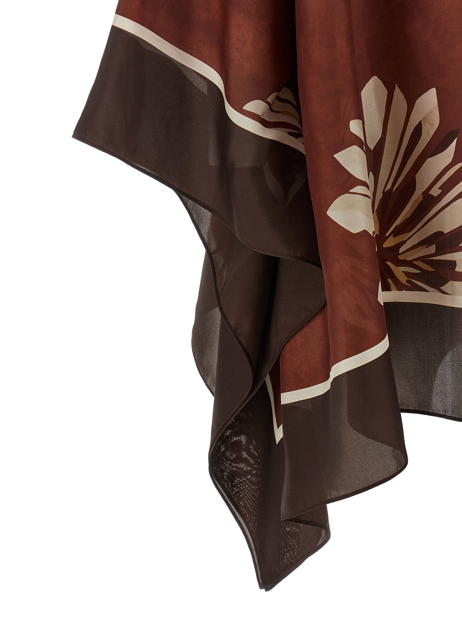 Blusa de seda burdeos de Brunello Cucinelli