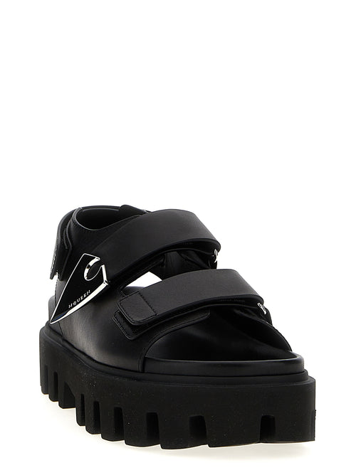 Sandales plates Alexander McQueen en cuir de veau noir Bos Taurus