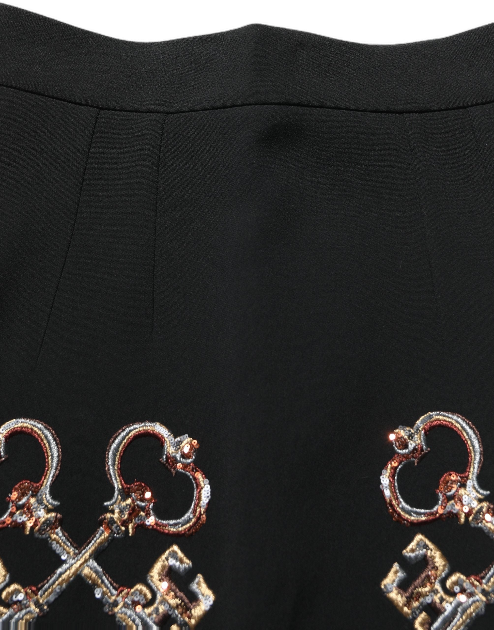 Minifalda acampanada Dolce & Gabbana negra con motivos florales bordados