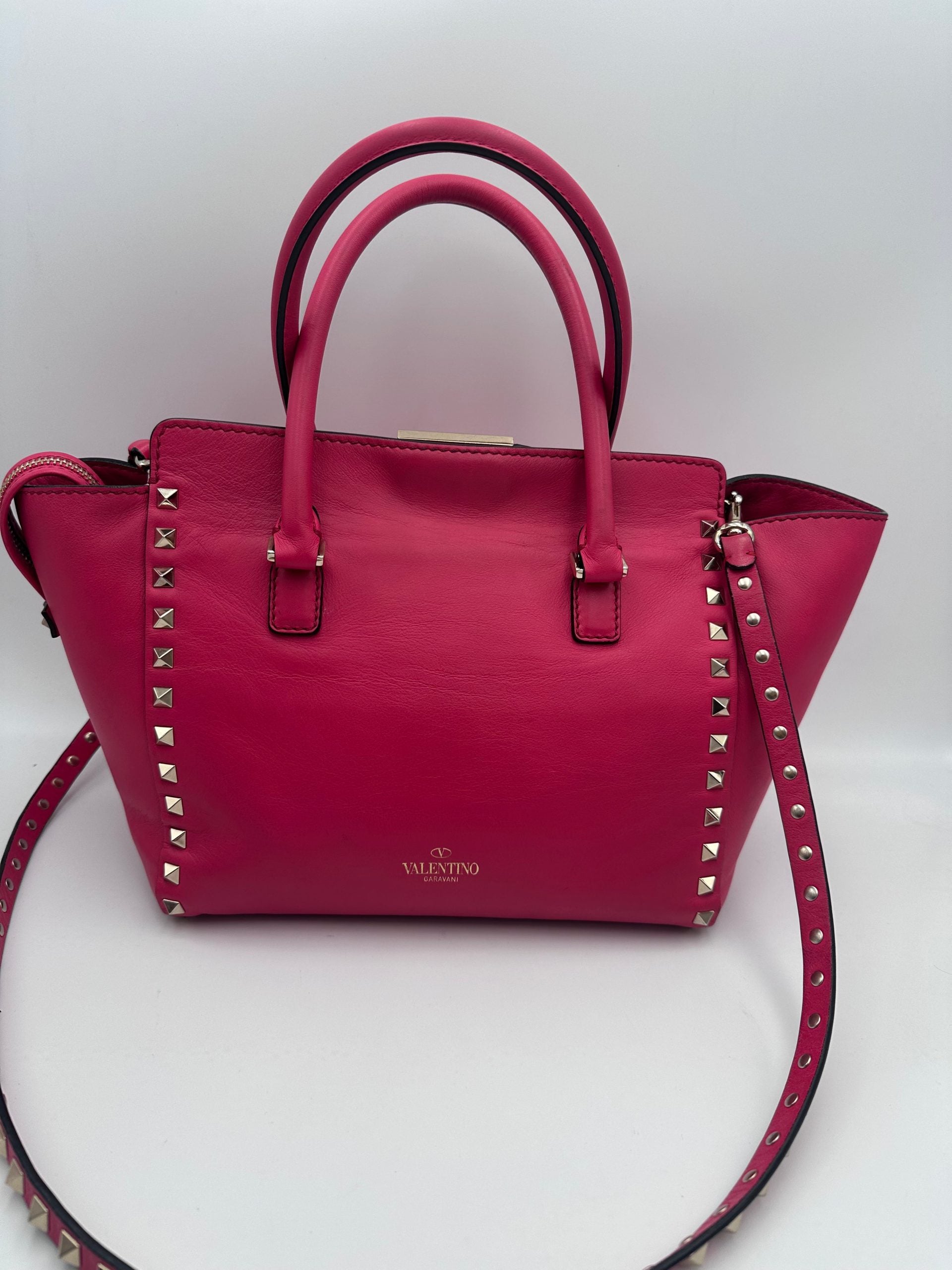 Bolso de mano mediano Rockstud de Valentino Garavani rosa