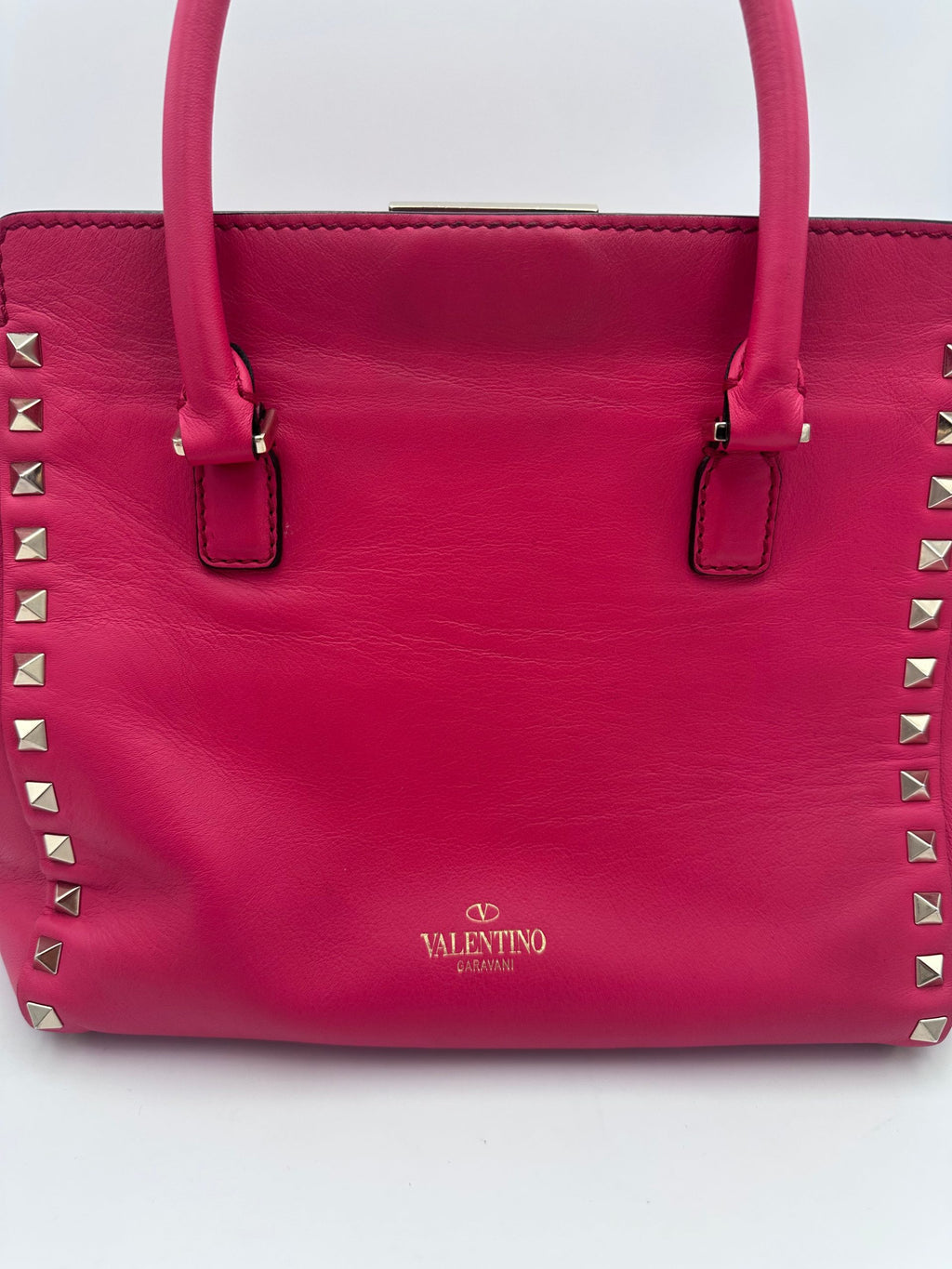 Bolso de mano mediano Rockstud de Valentino Garavani rosa