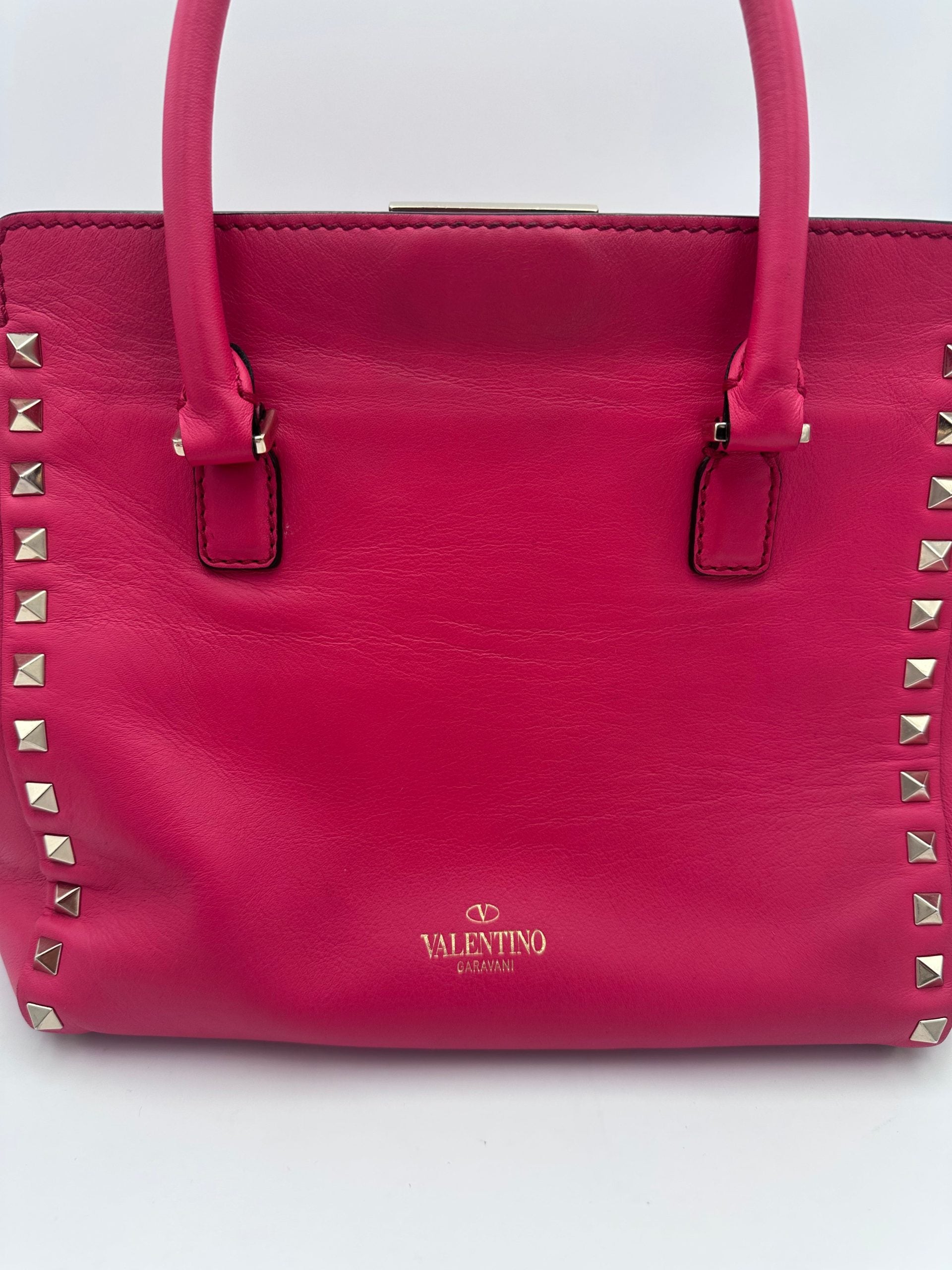 Bolso de mano mediano Rockstud de Valentino Garavani rosa