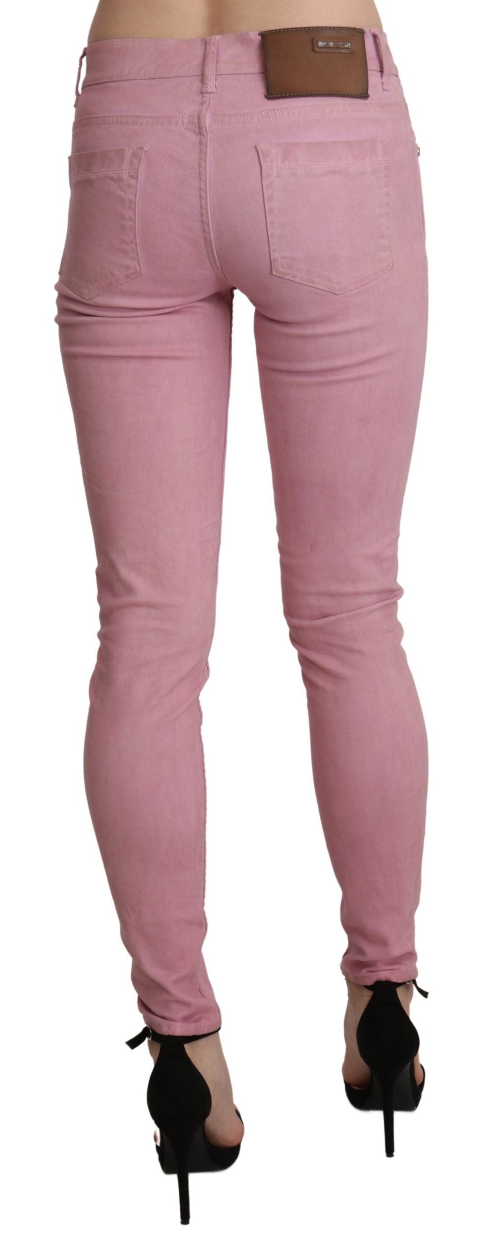 Jeans ajustados de tiro medio Acht Chic en rosa