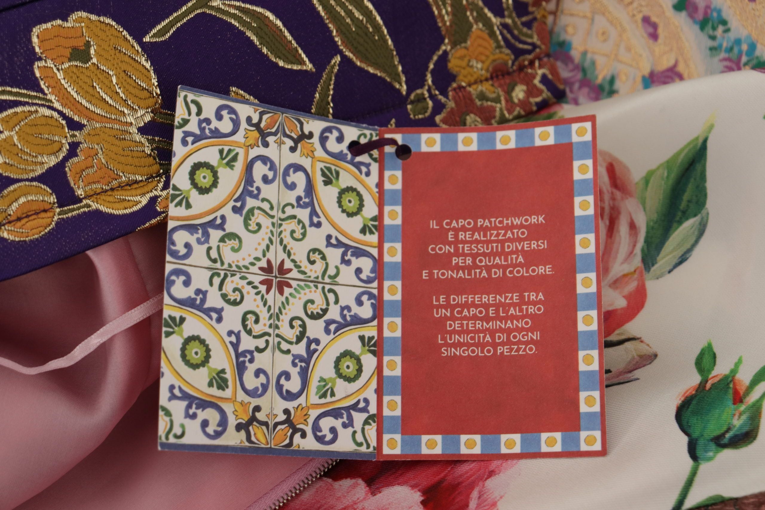 Vestido de mezcla de seda Patchwork Elegance de Dolce & Gabbana