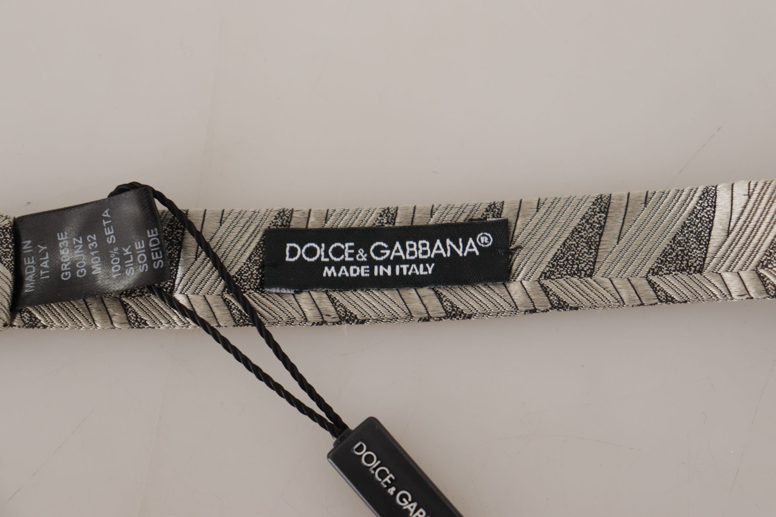 Pajarita elegante de seda gris de Dolce & Gabbana