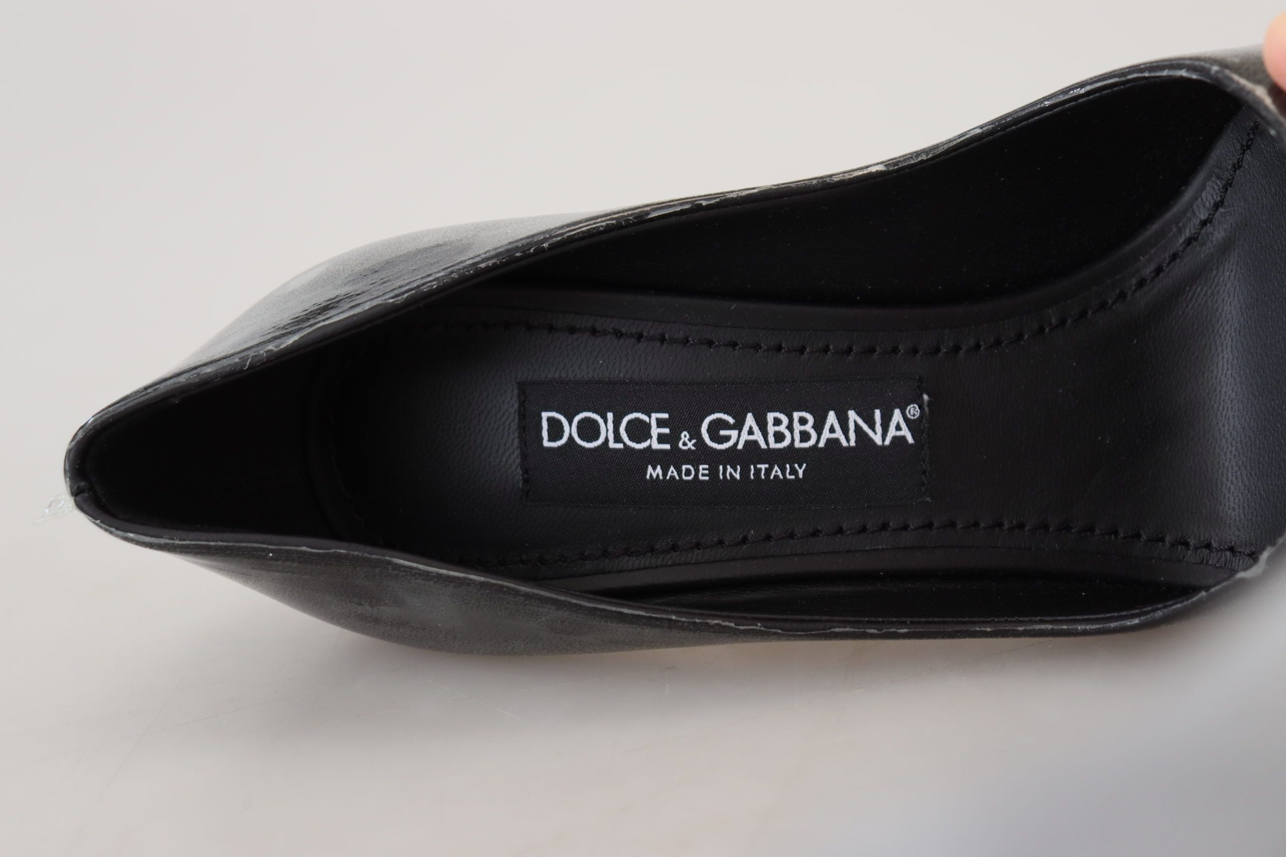 Tacones y Zapatos de Salón Elegantes Negros con Detalles Dorados Dolce & Gabbana