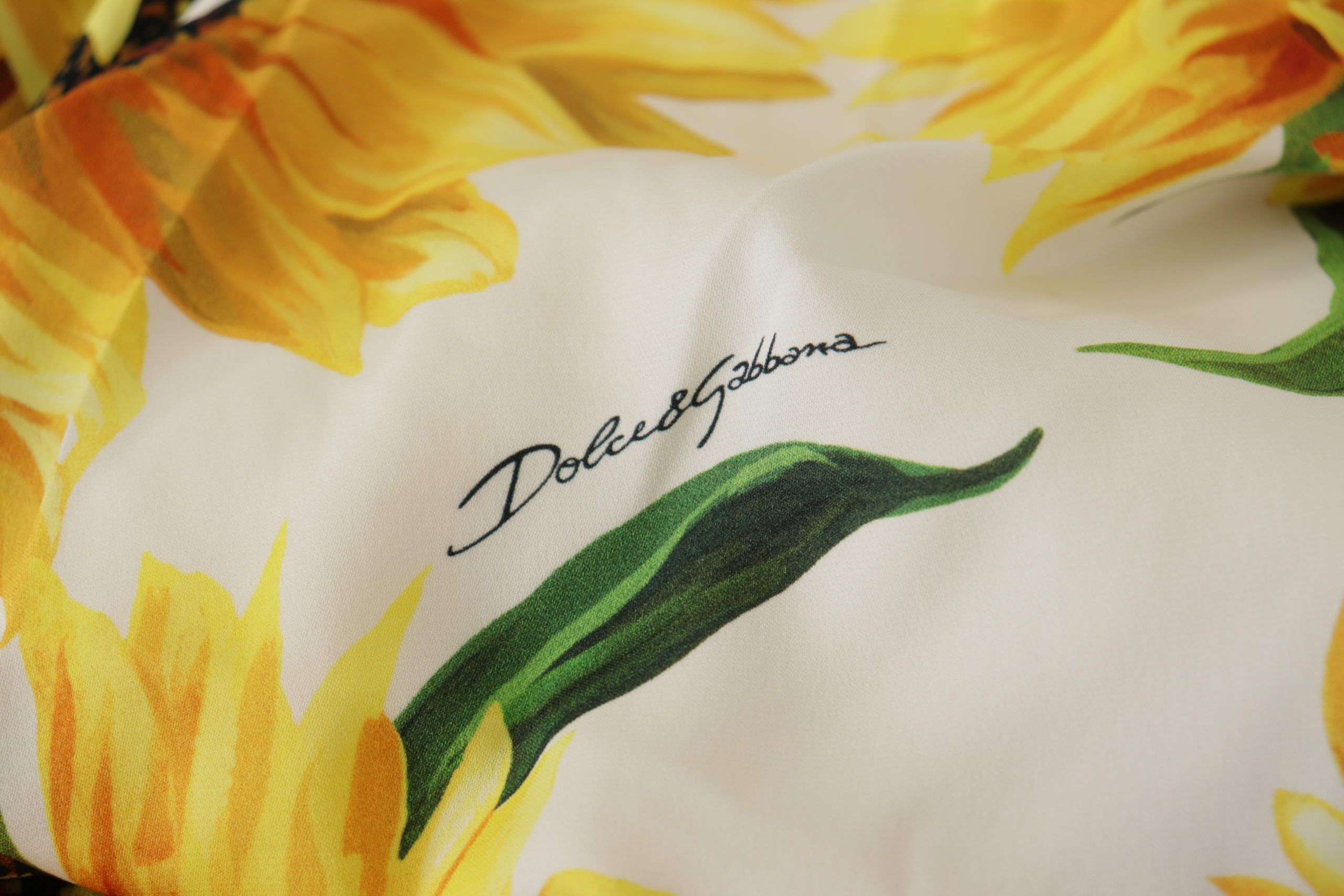 Vestido midi Dolce & Gabbana elegante con estampado floral blanco