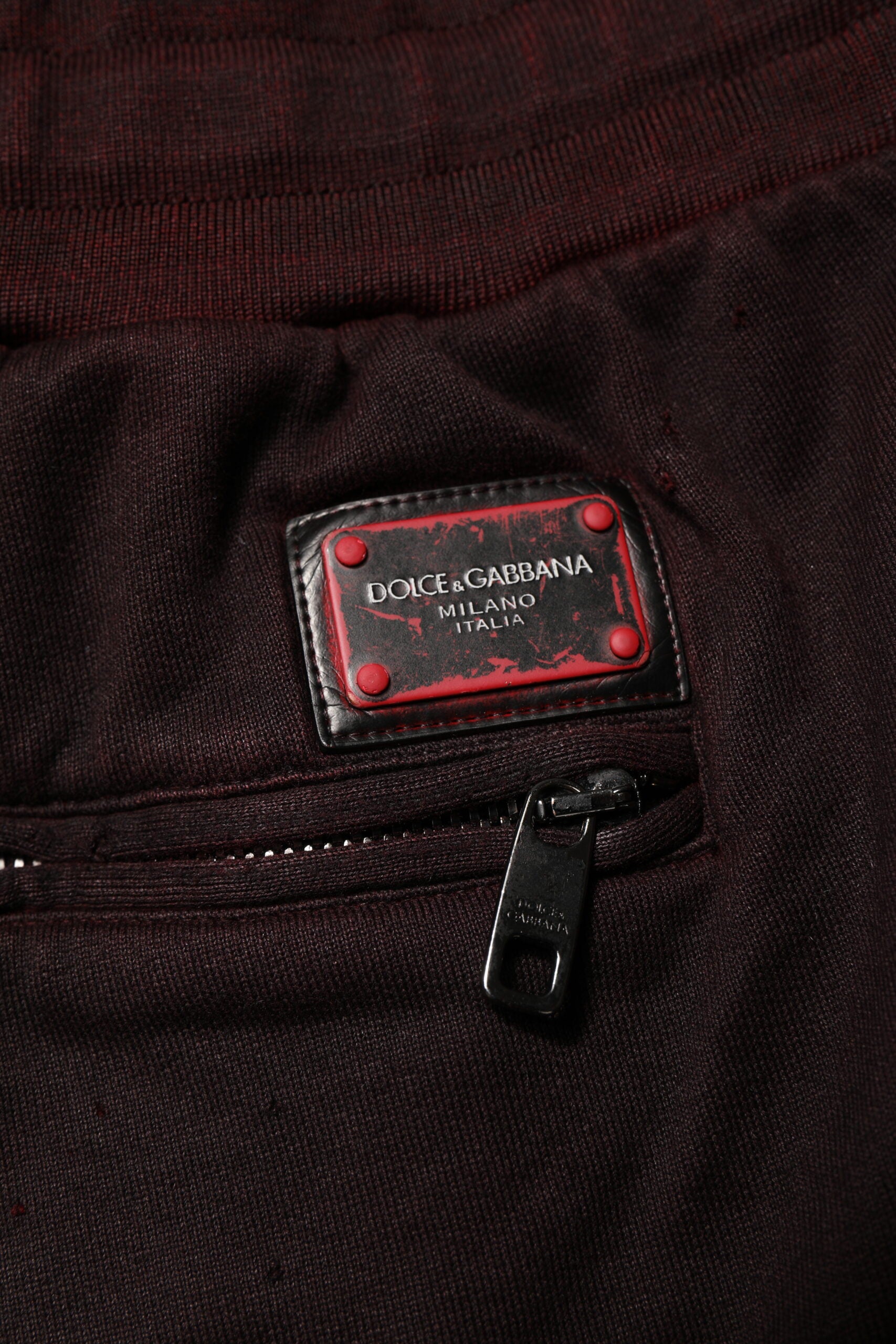 Dolce & Gabbana Pantalones cortos deportivos tipo bermudas de algodón color burdeos