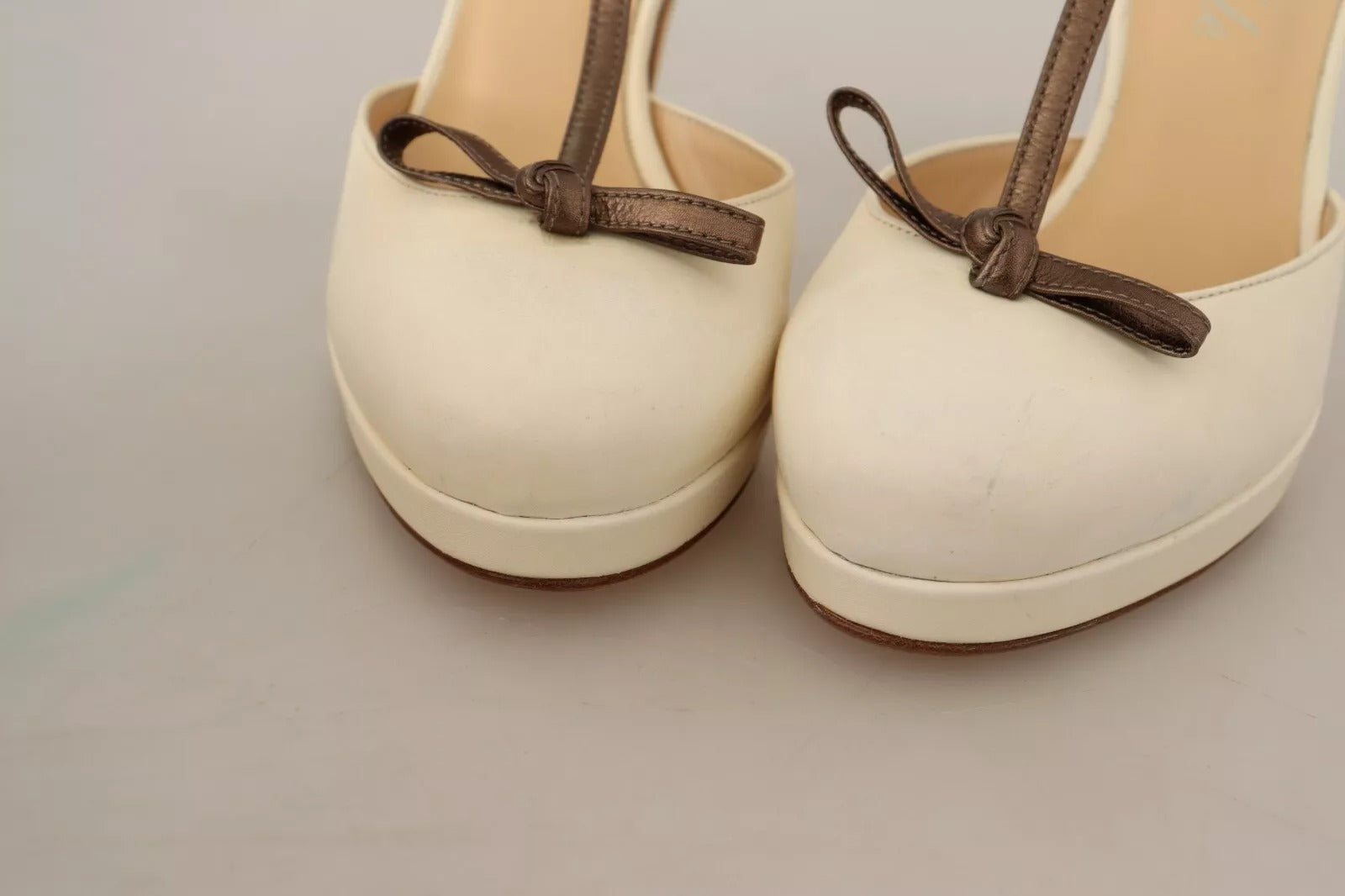 SERGIO LEVANTESI Off White Leather T-Strap Heels Sandals Shoes