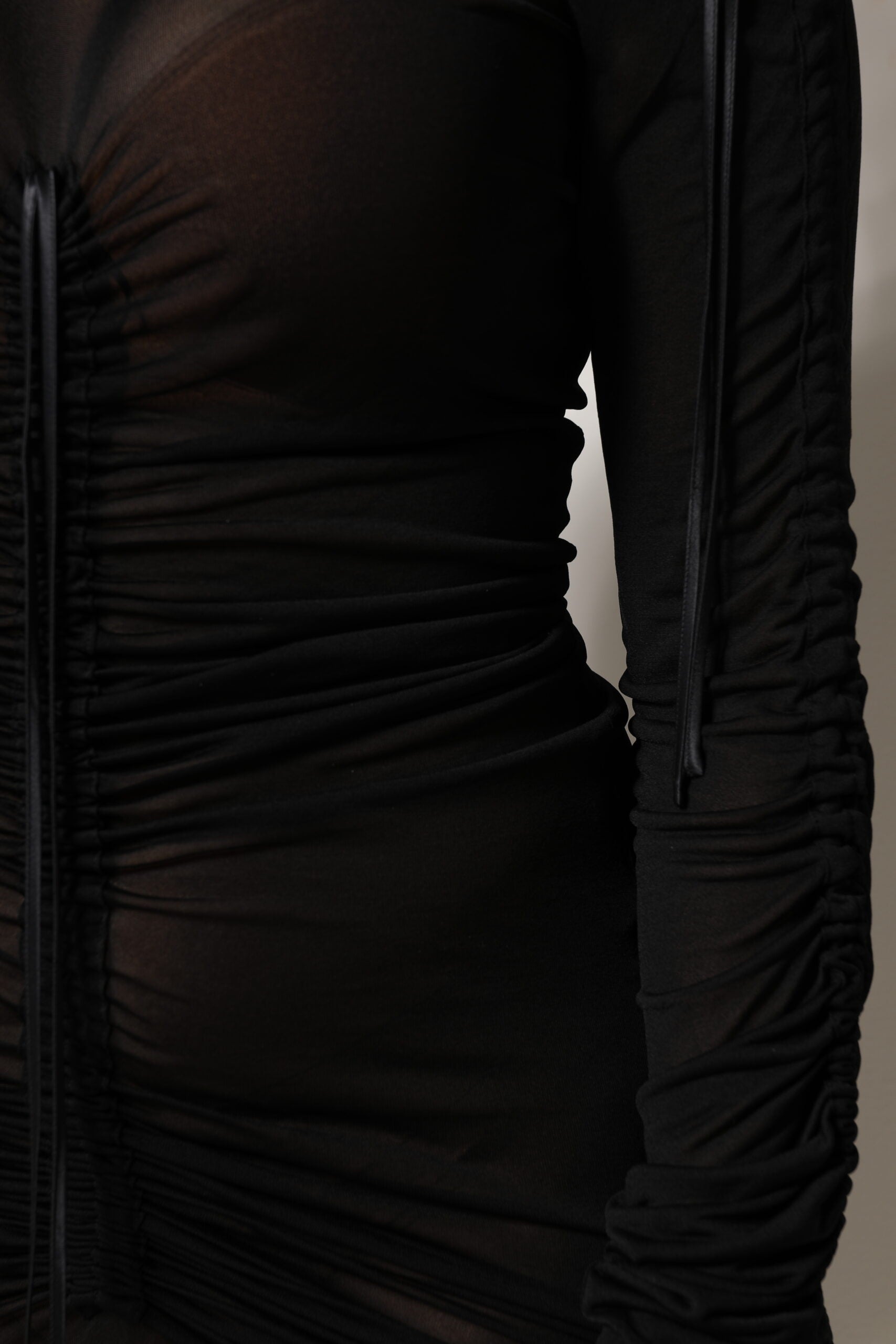 Vestido largo de vaina ceñido Dolce & Gabbana negro con ribete de malla