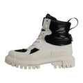 Botas Dolce & Gabbana blancas acolchadas de media caña con cordones