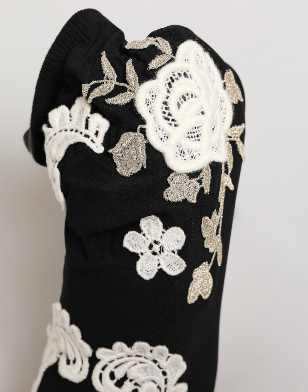 Dolce & Gabbana Botines de tacón de aguja de jersey bordado en blanco y negro