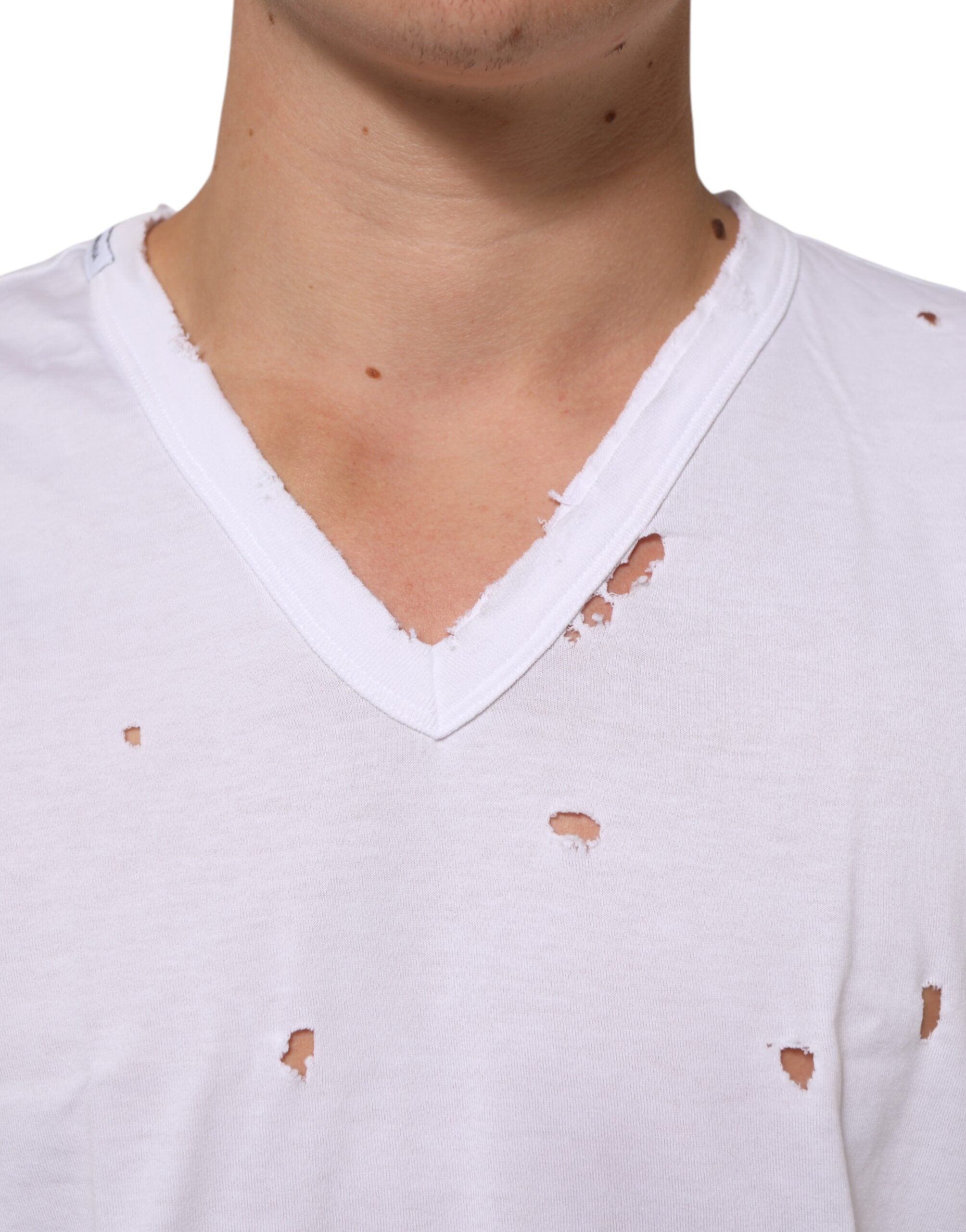 Camiseta de hombre Dolce & Gabbana de algodón blanco desgastado con cuello de pico