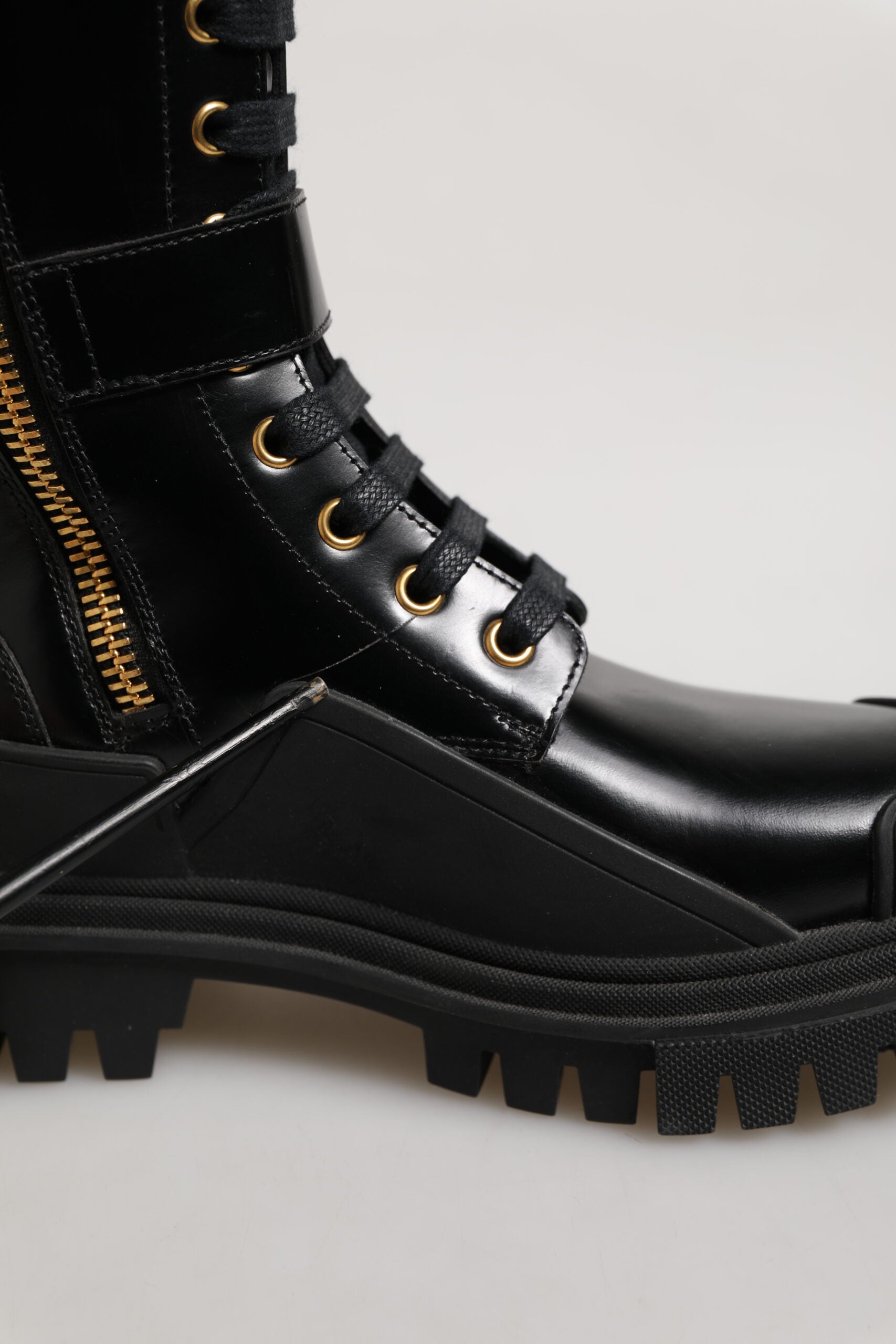 Botas altas con hebilla negra de Dolce & Gabbana