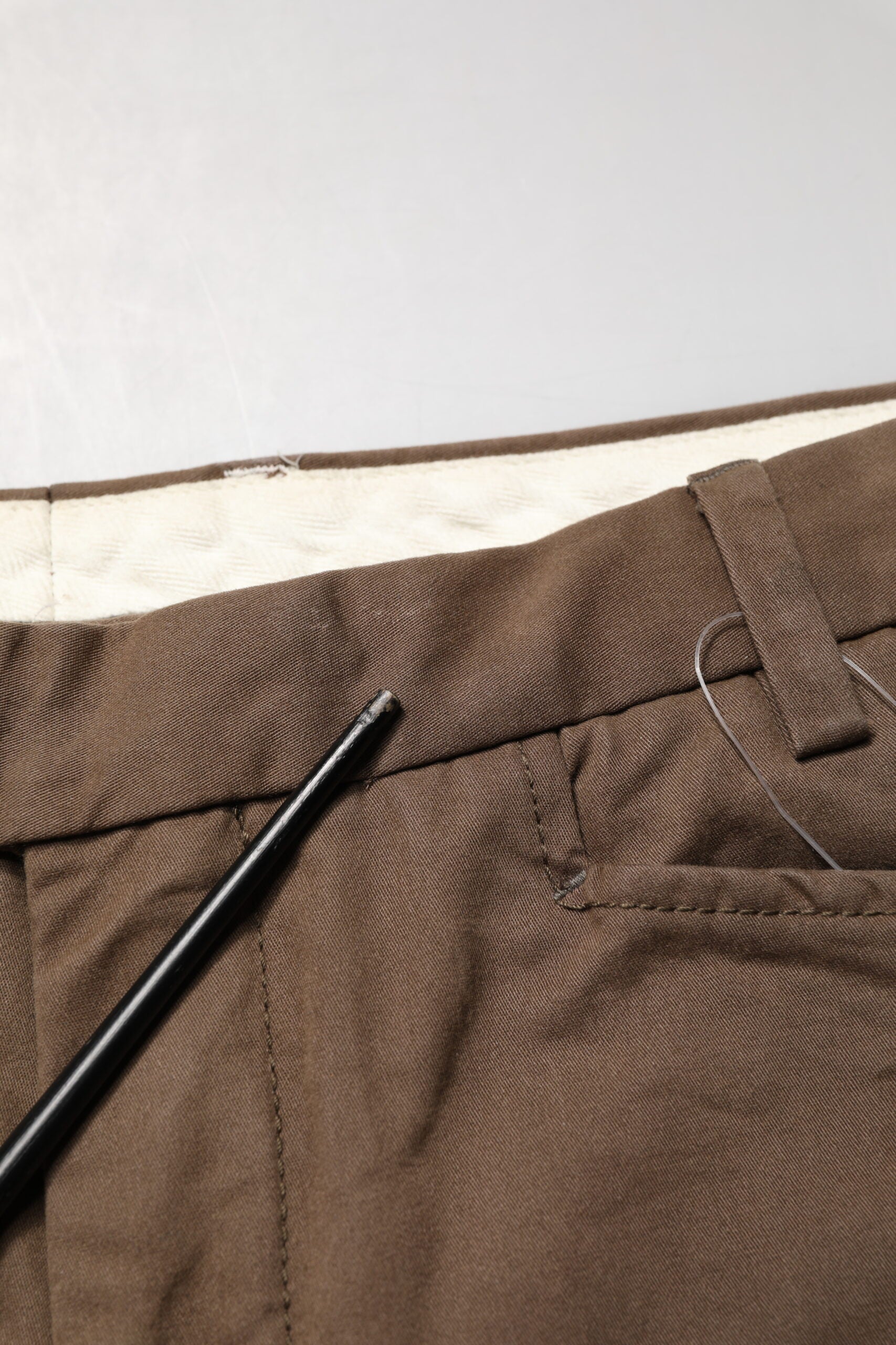 Pantalones chinos de hombre Exte de corte recto, tiro medio, color marrón