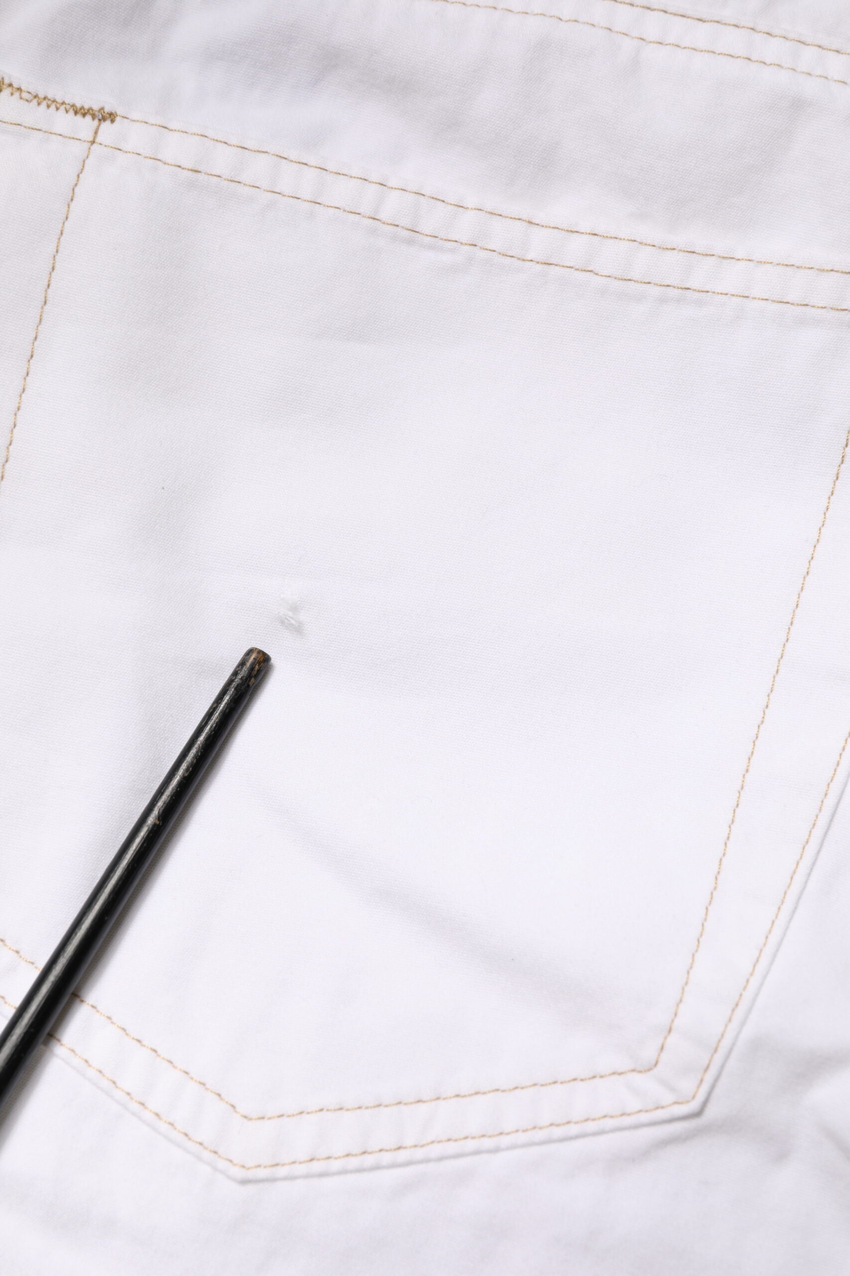 Vaqueros Fred Perry de algodón blanco de talle medio para hombre