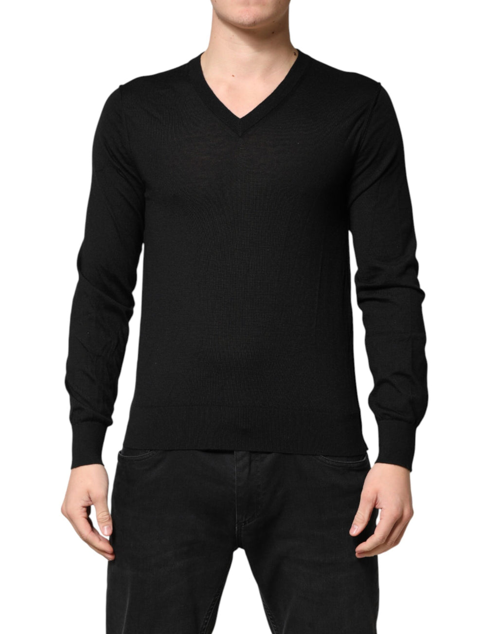 Suéter de hombre de Dolce & Gabbana en cachemir negro con cuello de pico